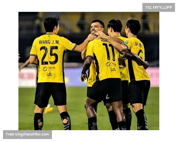 广州豹客场三球领先被追两球 领先后战术收缩存争议 广州豹客场三球领先被追两球 领先后战术收缩存争议